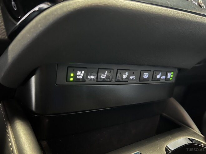 Lexus ES 300h-18