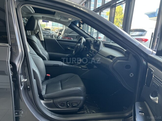 Lexus ES 300h-10