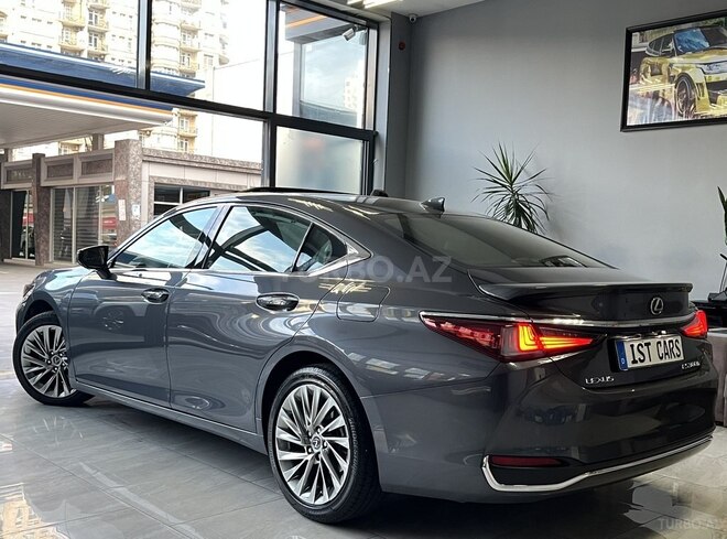 Lexus ES 300h-9
