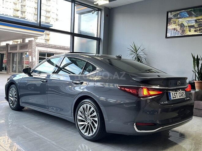 Lexus ES 300h-7