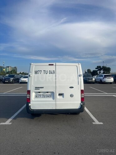 Ford Transit-4