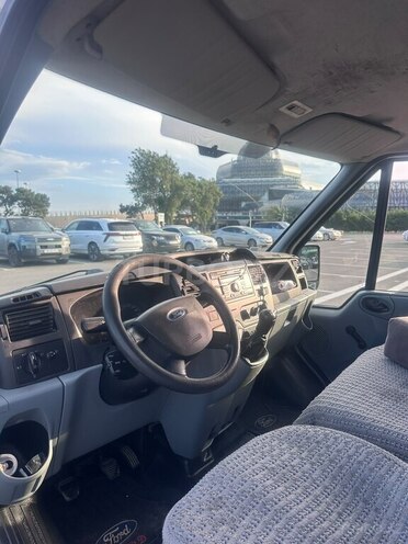 Ford Transit-5