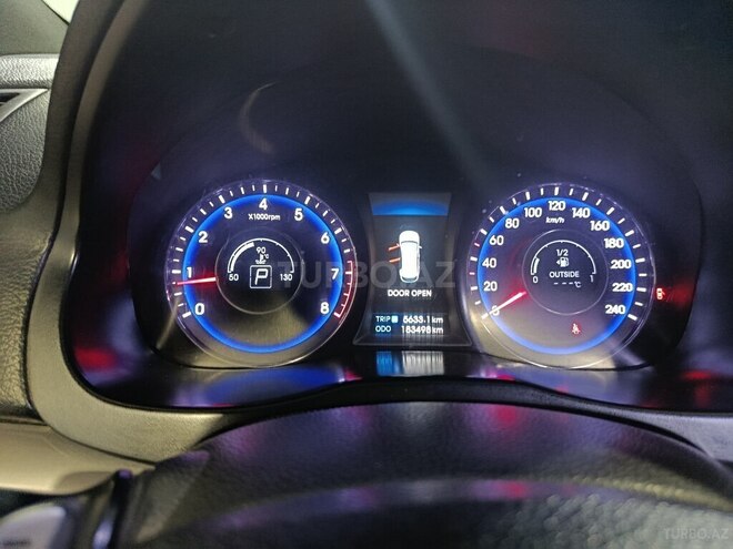 Hyundai i40-14