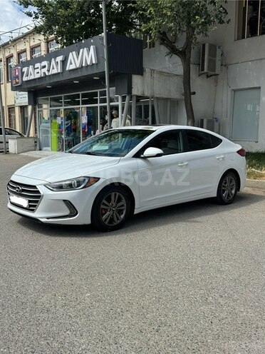 Hyundai Elantra-3