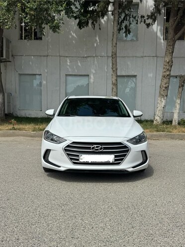 Hyundai Elantra-1