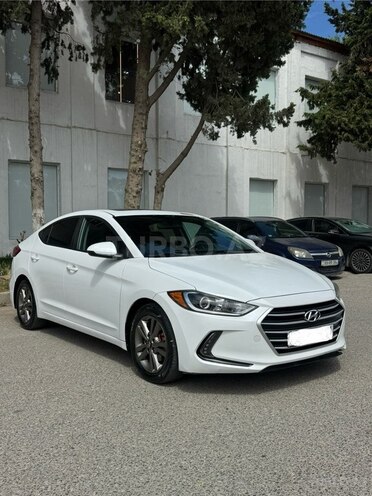 Hyundai Elantra-2