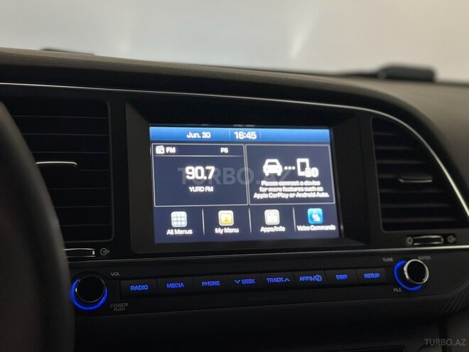Hyundai Elantra-23
