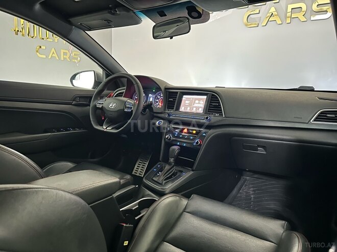 Hyundai Elantra-14