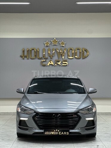 Hyundai Elantra-3