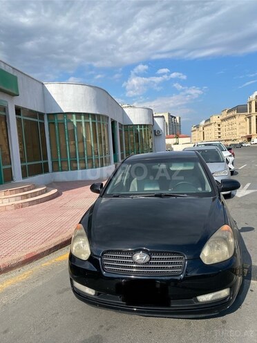 Hyundai Accent-1