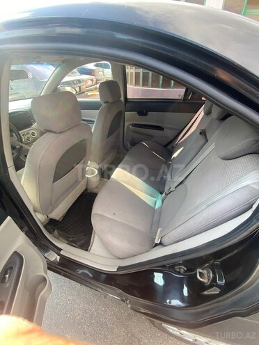 Hyundai Accent-8
