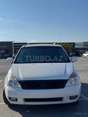 Kia Carnival-1