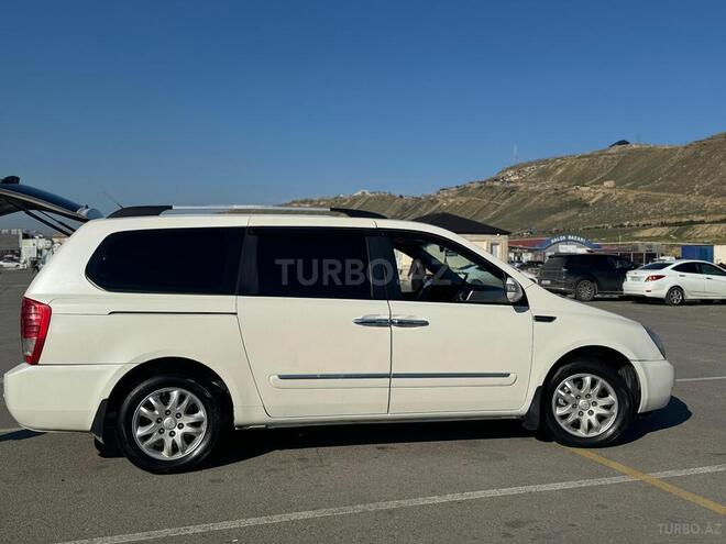 Kia Carnival-5