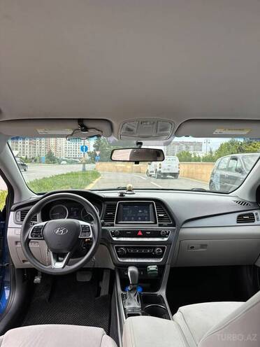 Hyundai Sonata-11