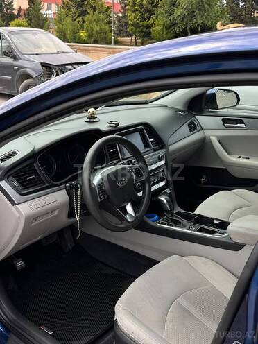 Hyundai Sonata-6