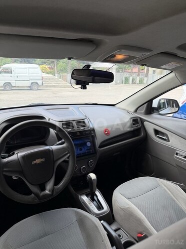 Chevrolet Cobalt-12