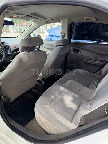 Chevrolet Cobalt-16