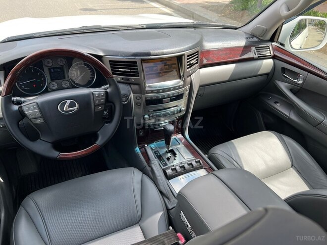 Lexus LX 570-11