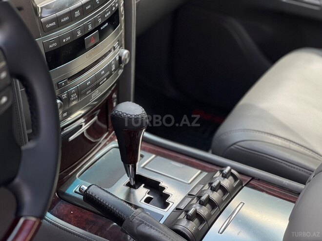 Lexus LX 570-12
