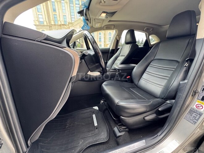 Lexus NX 450h+-11