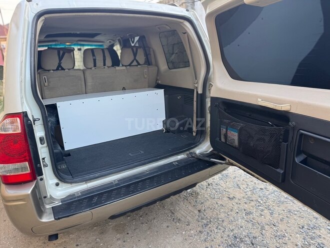 Mitsubishi Pajero-19