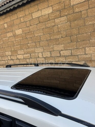 Mitsubishi Pajero-21