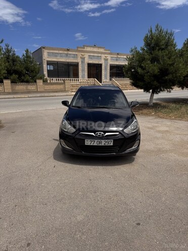 Hyundai Accent-1