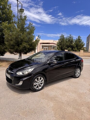 Hyundai Accent-2