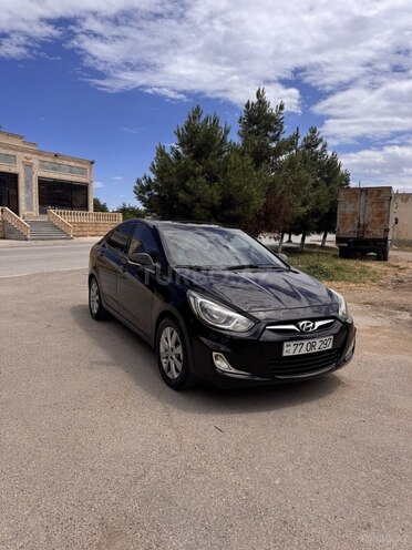 Hyundai Accent-3