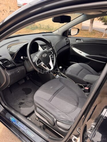 Hyundai Accent-8