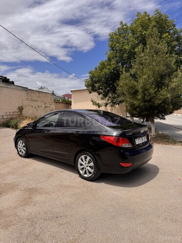 Hyundai Accent-5