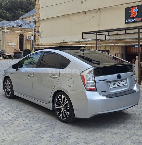 Toyota Prius-6