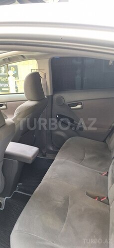 Toyota Prius-4