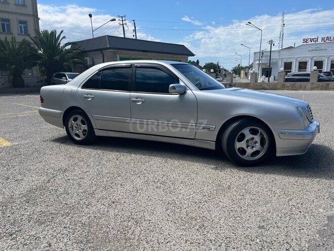 Mercedes E 220-7