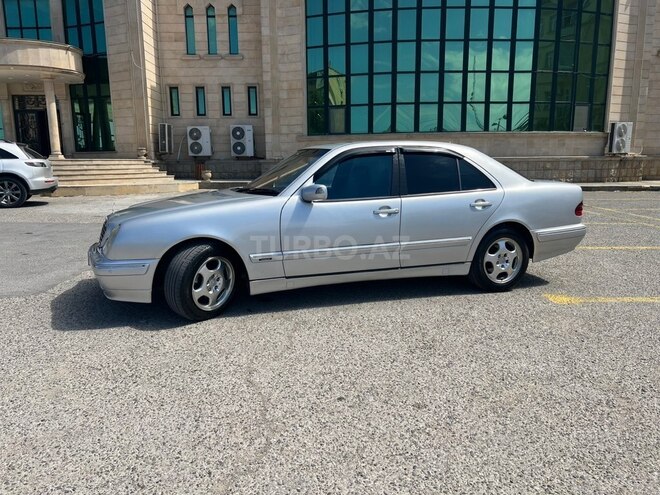 Mercedes E 220-8