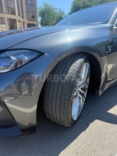BMW 330-13