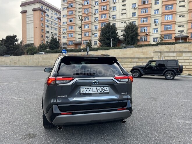 Toyota RAV4-2