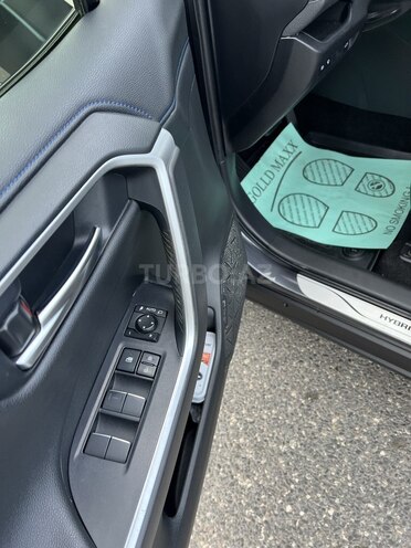 Toyota RAV4-9
