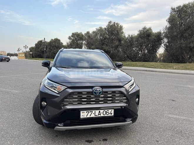 Toyota RAV4-1