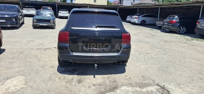 Porsche Cayenne Turbo-2