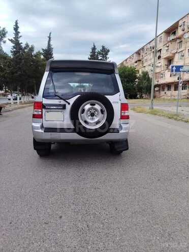 Mitsubishi Pajero io-3