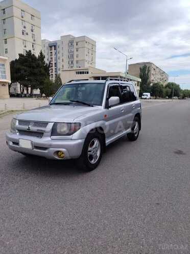 Mitsubishi Pajero io-6
