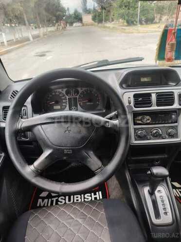 Mitsubishi Pajero io-11