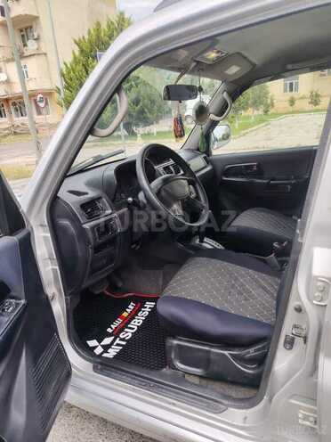 Mitsubishi Pajero io-10