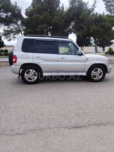 Mitsubishi Pajero io-7