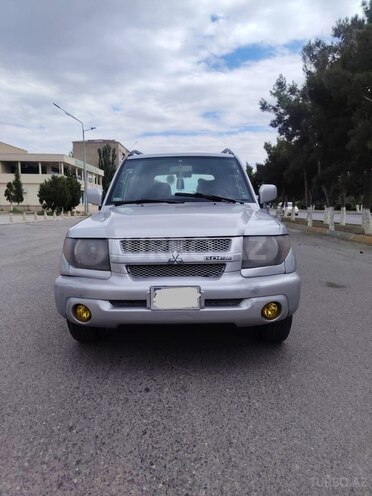 Mitsubishi Pajero io-1
