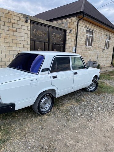 LADA (VAZ) 2107-2