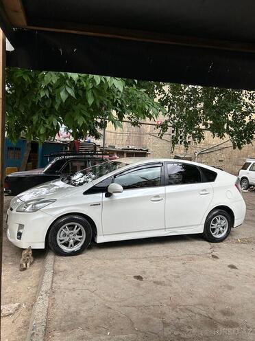 Toyota Prius-5