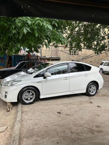 Toyota Prius-3