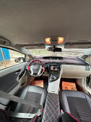 Toyota Prius-16